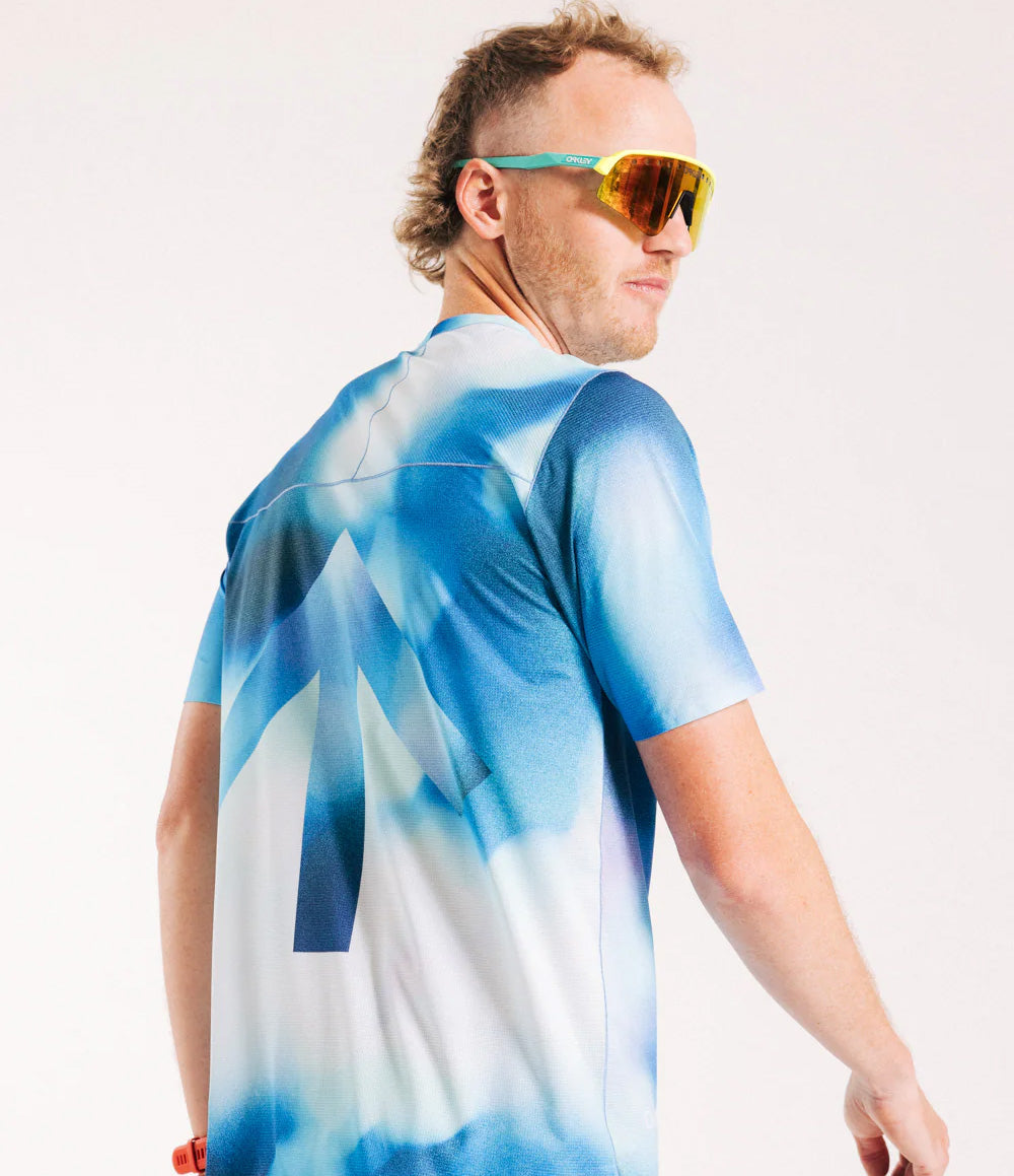 U AROW Lightweight Tee V2